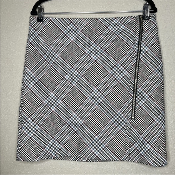 White House Black Market Ivory Houndstooth Plaid Asymmetrical Zip-Front - Picture 5 of 8